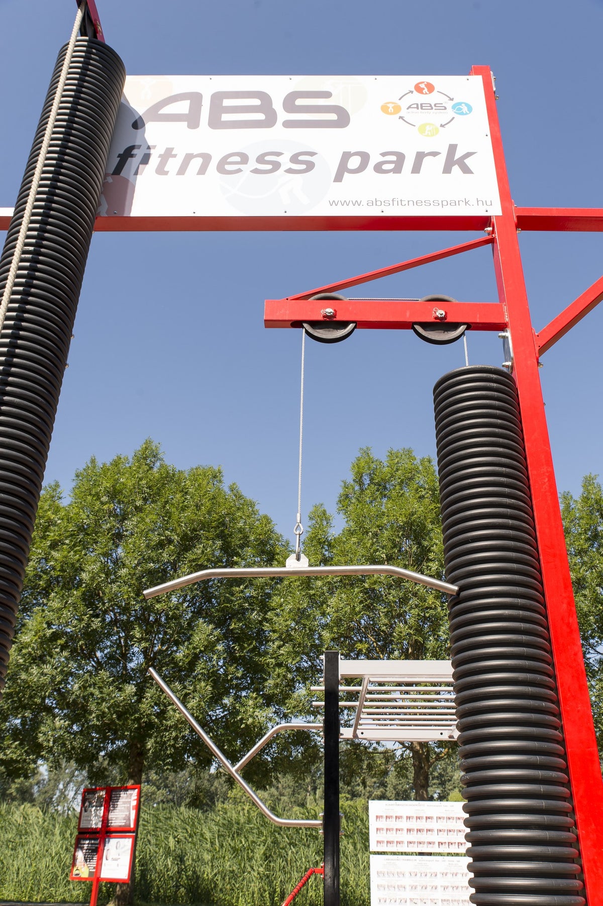 Tatabánya ABS Fitness Park – csigás kültéri tarkóhoz húzó