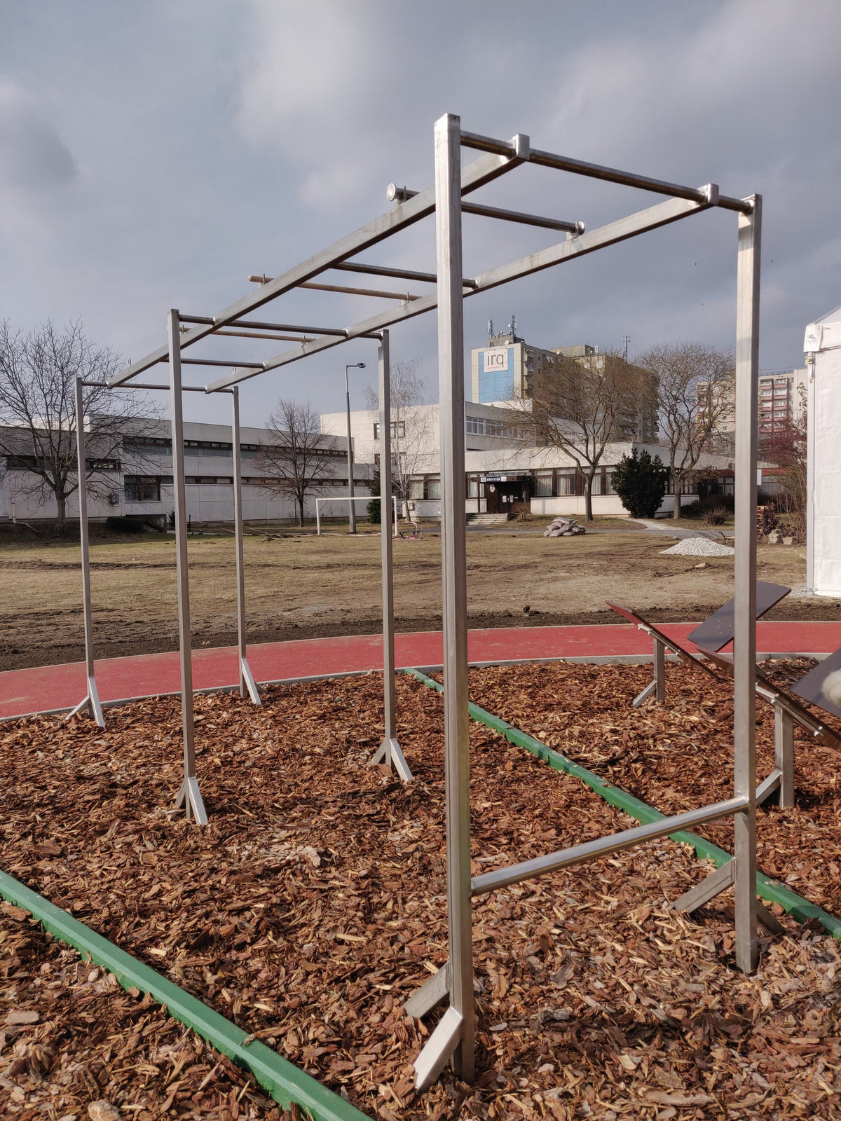 Győrújbarát HajszaPark – foghíjas vízszintes mászólétra