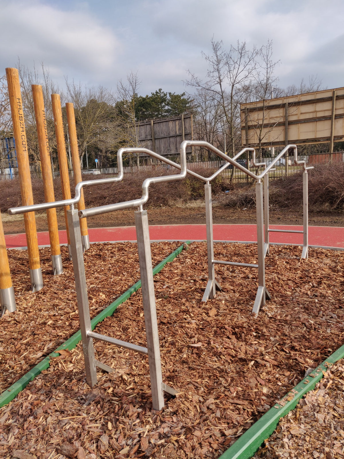 Győrújbarát HajszaPark – trükkös párhuzamos korlát