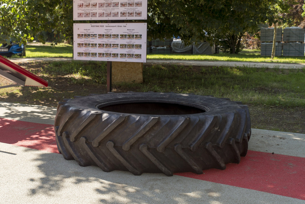 Tatabánya ABS Fitness Park – gumikerék / traktorgumi